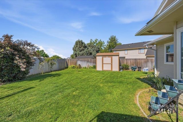 1061 E Hunter Dr, Meridian, ID 83646