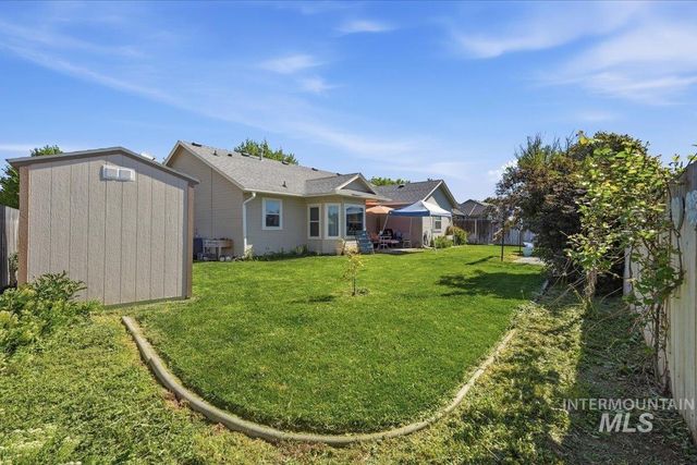 1061 E Hunter Dr, Meridian, ID 83646