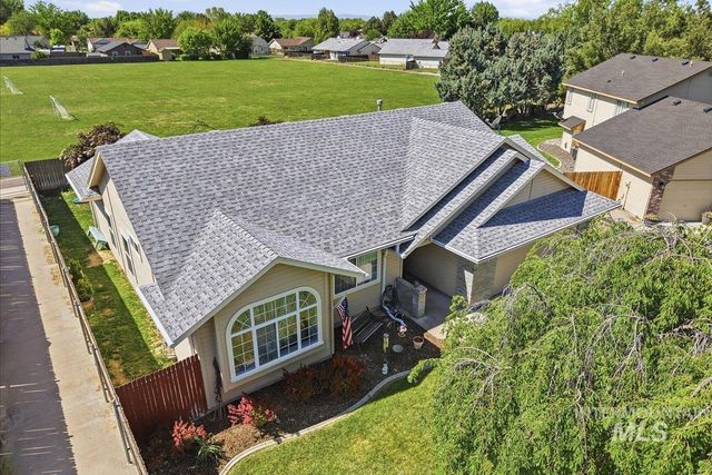 1061 E Hunter Dr, Meridian, ID 83646