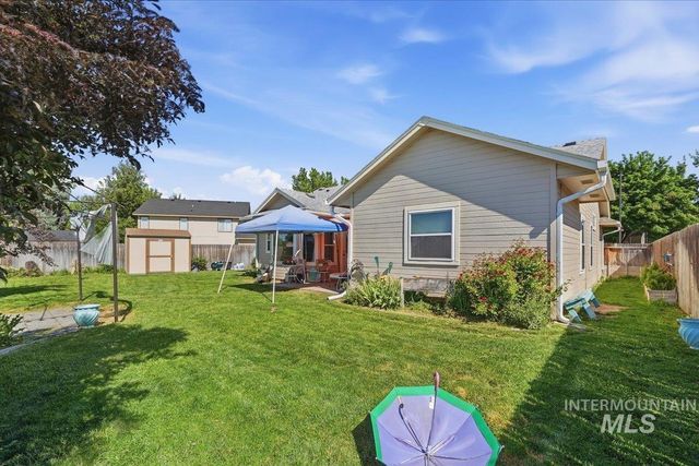 1061 E Hunter Dr, Meridian, ID 83646