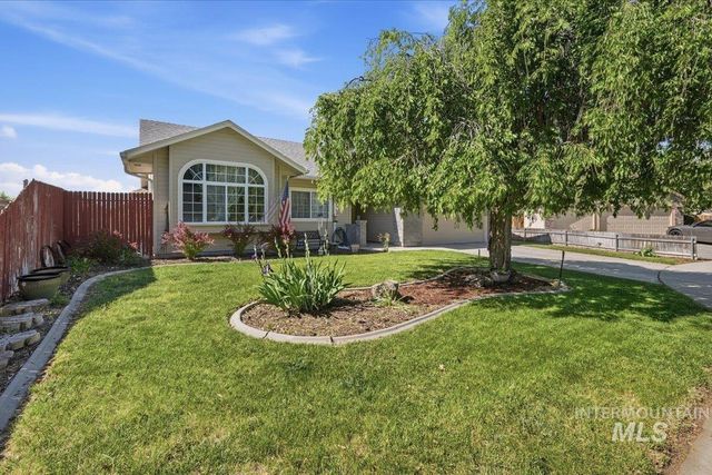 1061 E Hunter Dr, Meridian, ID 83646