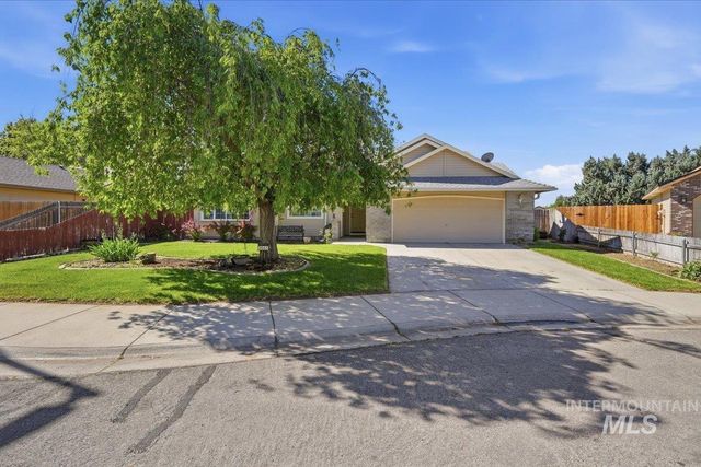 1061 E Hunter Dr, Meridian, ID 83646