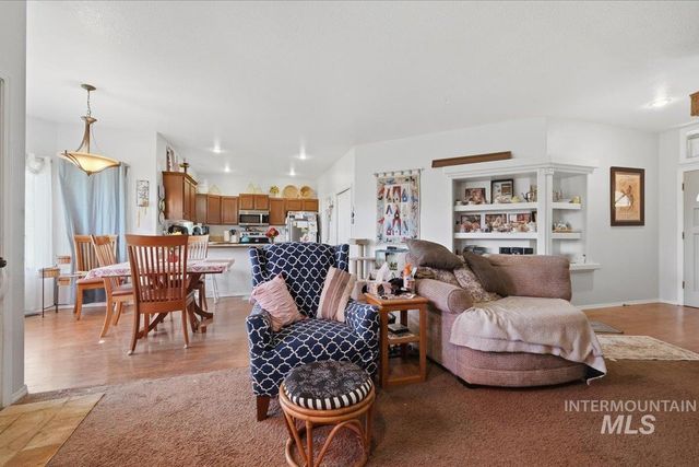 1061 E Hunter Dr, Meridian, ID 83646