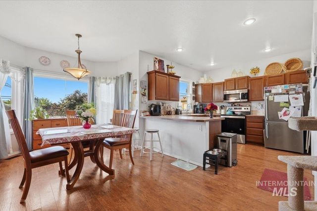 1061 E Hunter Dr, Meridian, ID 83646