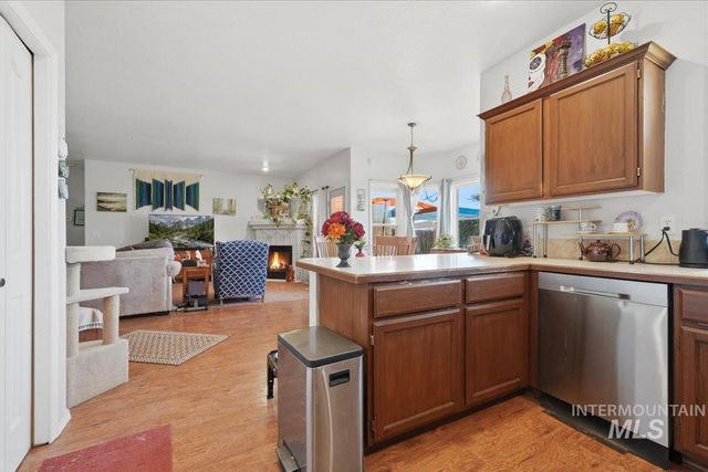 1061 E Hunter Dr, Meridian, ID 83646