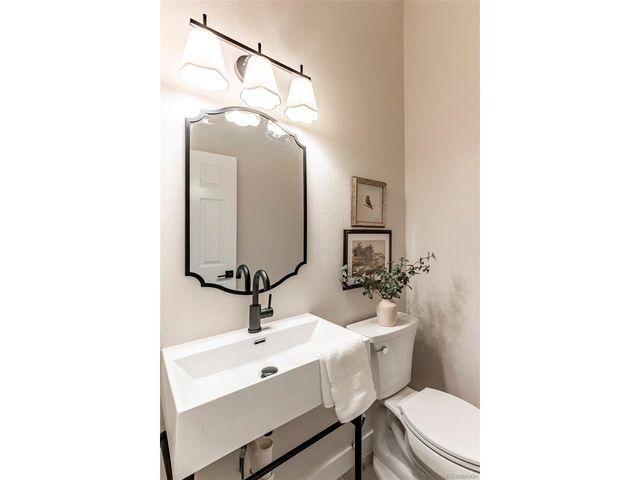 636 Cove Ct, Loveland, CO 80537