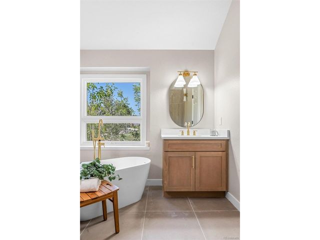 636 Cove Ct, Loveland, CO 80537