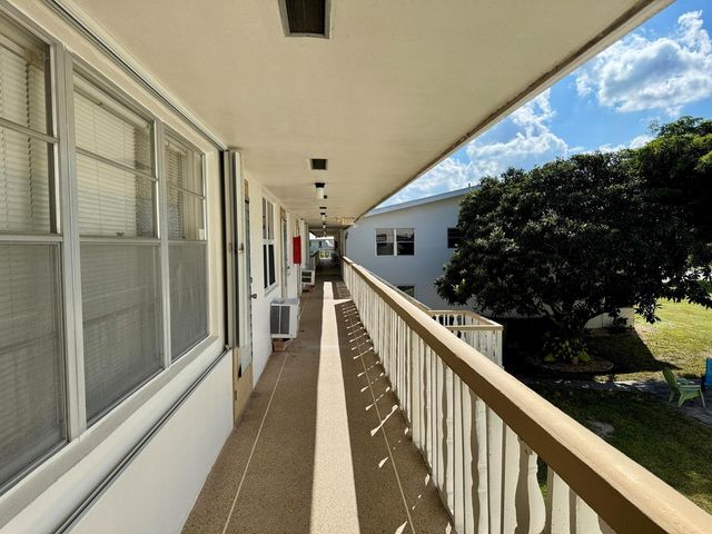 148 Bedford F, West Palm Beach, FL 33417