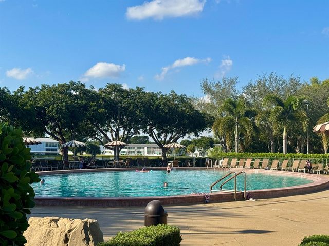 148 Bedford F, West Palm Beach, FL 33417