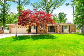 8733 Woodside Drive, Grosse Ile Township, MI 48138