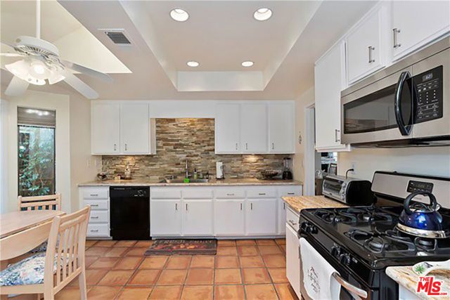 8 Las Cruces Lane, Palm Desert, CA 92260