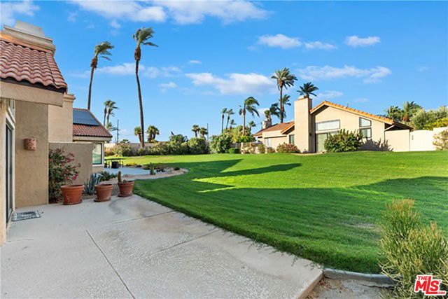 8 Las Cruces Lane, Palm Desert, CA 92260
