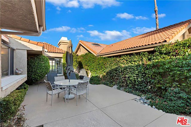 8 Las Cruces Lane, Palm Desert, CA 92260