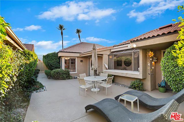 8 Las Cruces Lane, Palm Desert, CA 92260