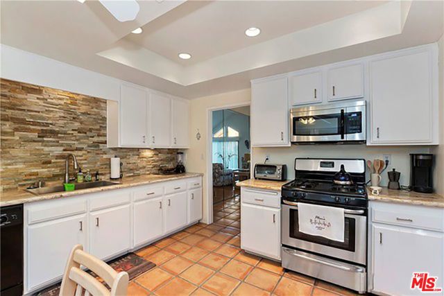 8 Las Cruces Lane, Palm Desert, CA 92260