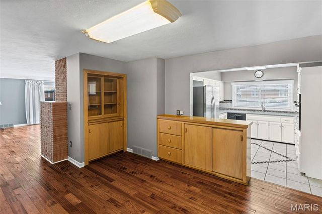 3853 Claremont Street, Alton, IL 62002