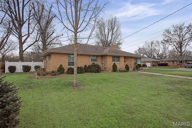 3853 Claremont Street, Alton, IL 62002