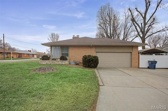 3853 Claremont Street, Alton, IL 62002