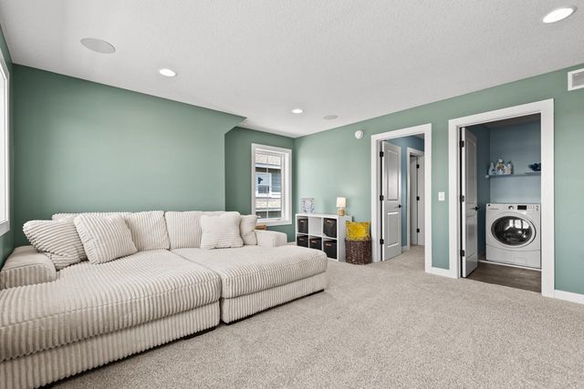 4428 Millstone Drive, Chaska, MN 55318