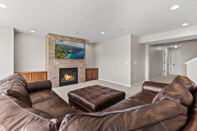 4428 Millstone Drive, Chaska, MN 55318