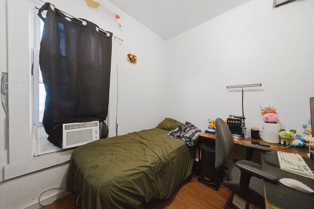 1300 N Monticello Avenue, Chicago, IL 60651