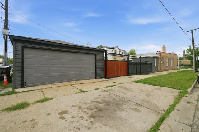 1300 N Monticello Avenue, Chicago, IL 60651