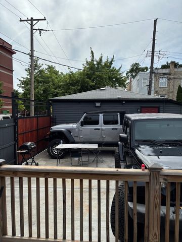 1300 N Monticello Avenue, Chicago, IL 60651