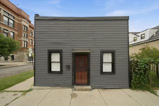 1300 N Monticello Avenue, Chicago, IL 60651