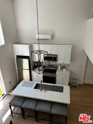 12206 Falkirk Lane, Brentwood, CA 90049