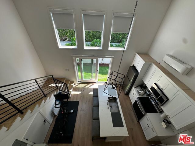 12206 Falkirk Lane, Brentwood, CA 90049