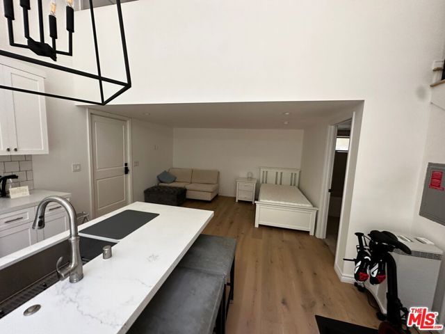 12206 Falkirk Lane, Brentwood, CA 90049