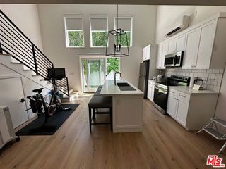 12206 Falkirk Lane, Brentwood, CA 90049