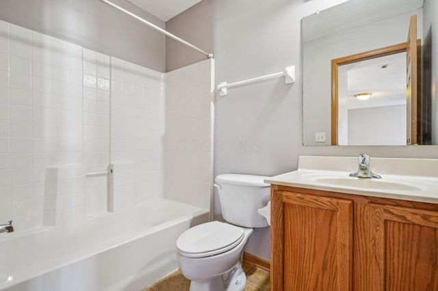 4028 Boyer Ridge Drive, Canal Winchester, OH 43110