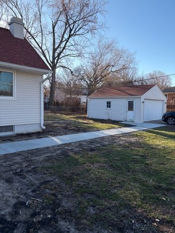 3824 Marianna Trail, Des Moines, IA 50310