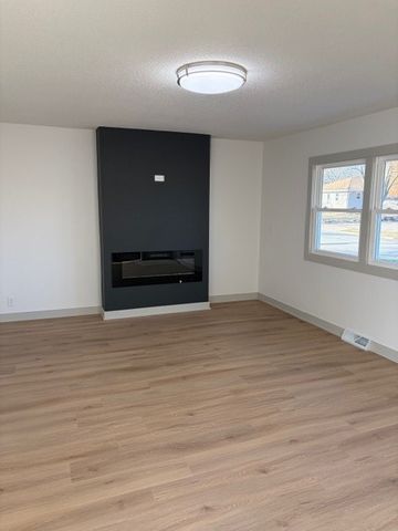 3824 Marianna Trail, Des Moines, IA 50310