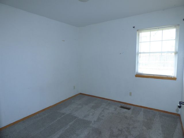 1937 S Chateau St, Wichita, KS 67207