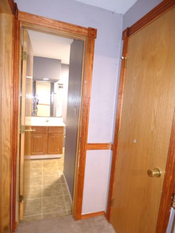 1937 S Chateau St, Wichita, KS 67207