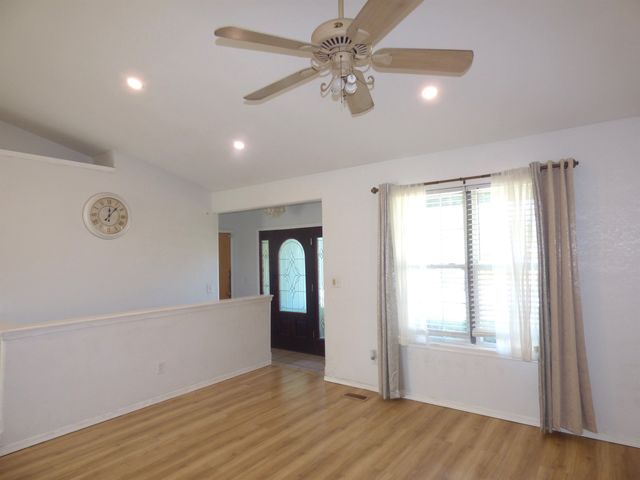 1937 S Chateau St, Wichita, KS 67207