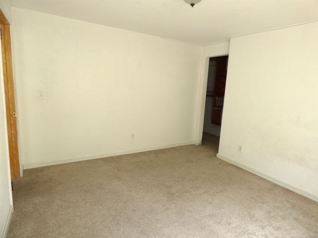 1937 S Chateau St, Wichita, KS 67207