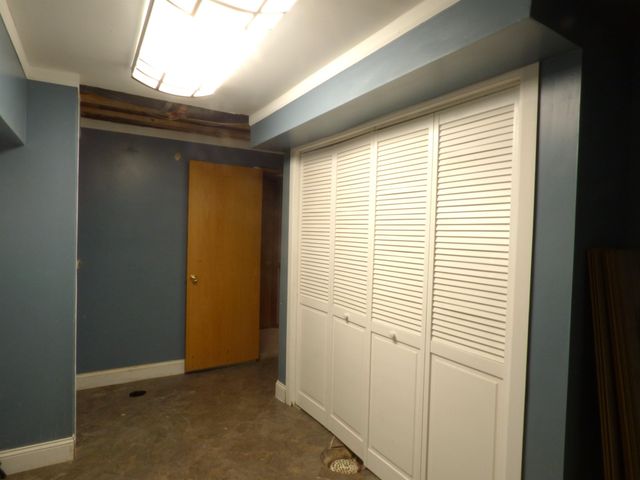 1937 S Chateau St, Wichita, KS 67207