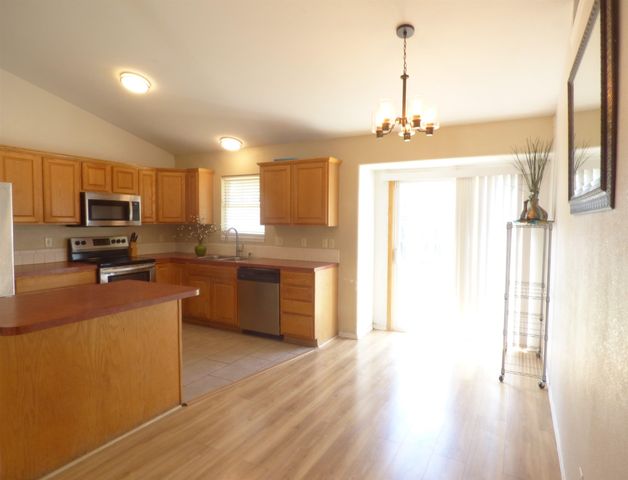 1937 S Chateau St, Wichita, KS 67207