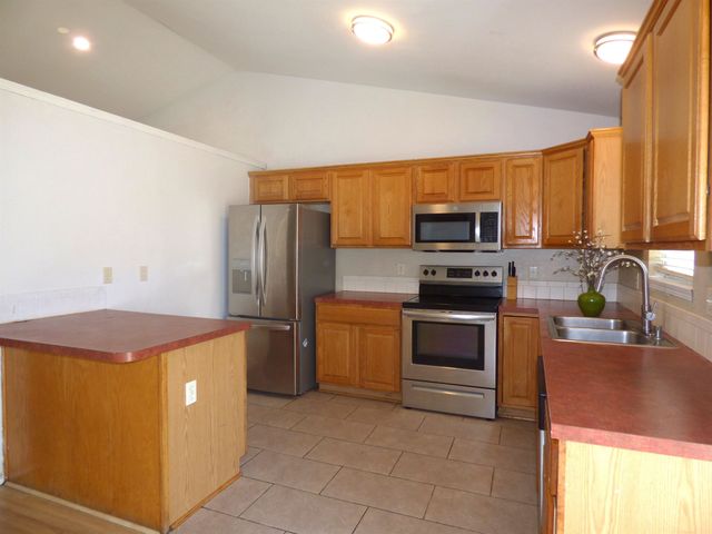 1937 S Chateau St, Wichita, KS 67207