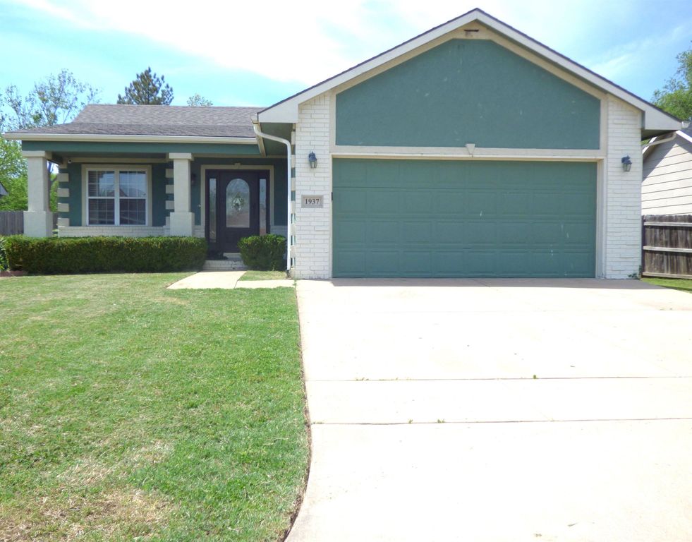 1937 S Chateau St, Wichita, KS 67207