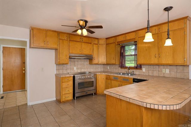 7704 Dollarway Road, White Hall, AR 71602