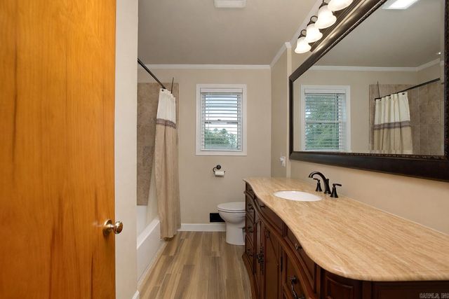 7704 Dollarway Road, White Hall, AR 71602