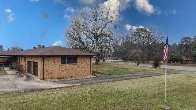 7704 Dollarway Road, White Hall, AR 71602