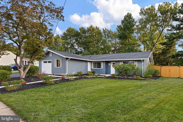 818 BRADFORD LN, Newark, DE 19711