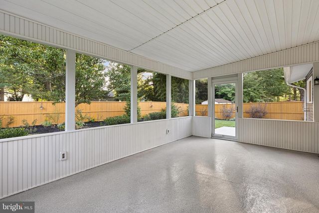 818 BRADFORD LN, Newark, DE 19711
