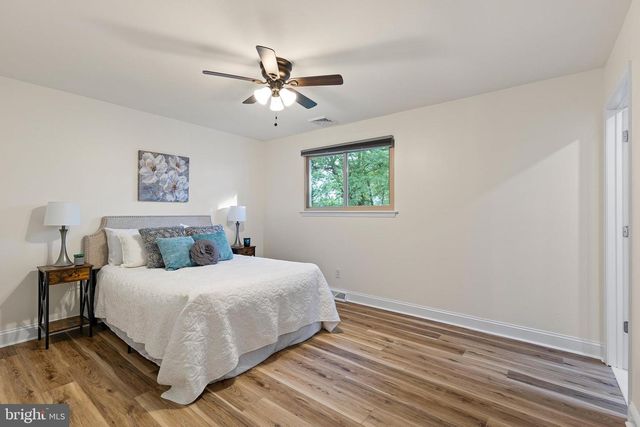 818 BRADFORD LN, Newark, DE 19711