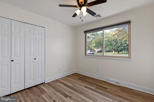 818 BRADFORD LN, Newark, DE 19711